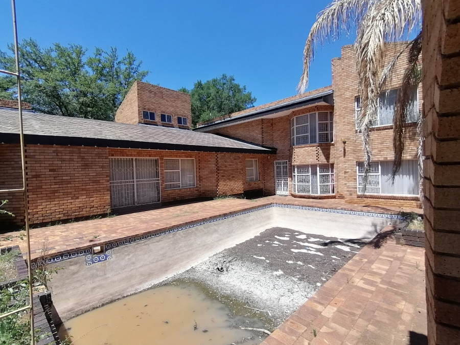 5 Bedroom Property for Sale in Vaal Park North West